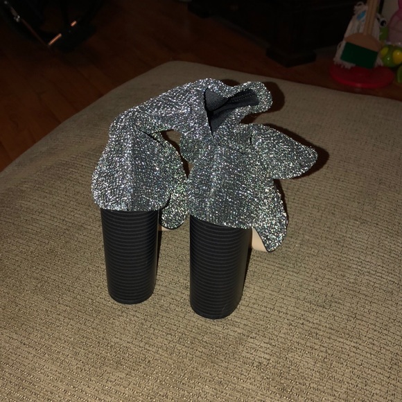 Booties 💙 - Picture 3 of 4